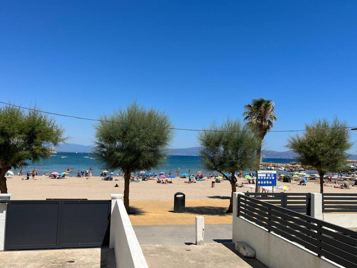 Apartamento En La Playa. Free Parking. Free Wifi L'Escala Exterior photo