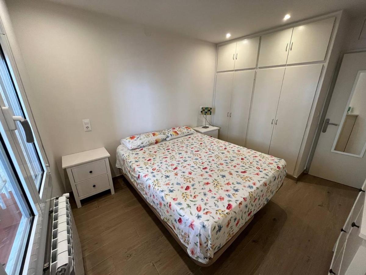 Apartamento En La Playa. Free Parking. Free Wifi L'Escala Exterior photo