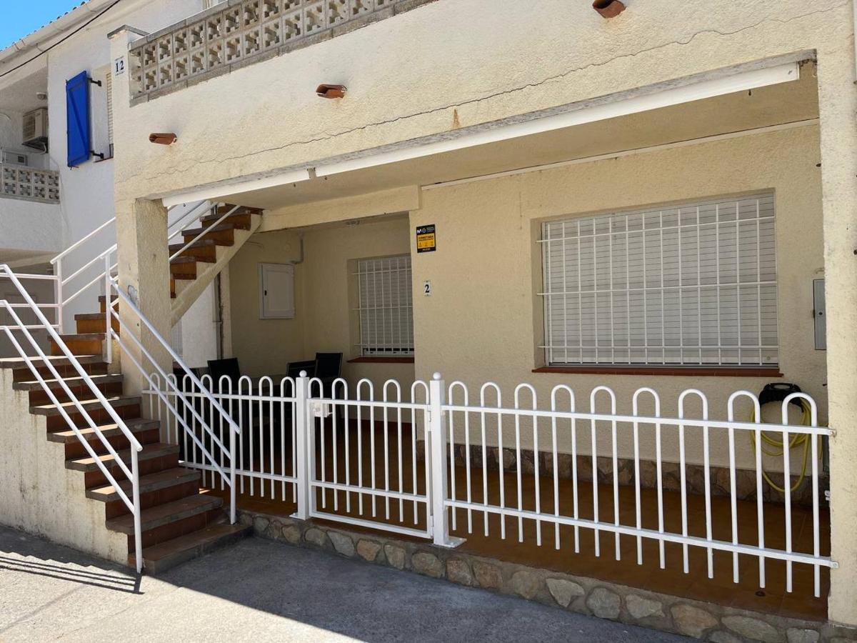 Apartamento En La Playa. Free Parking. Free Wifi L'Escala Exterior photo