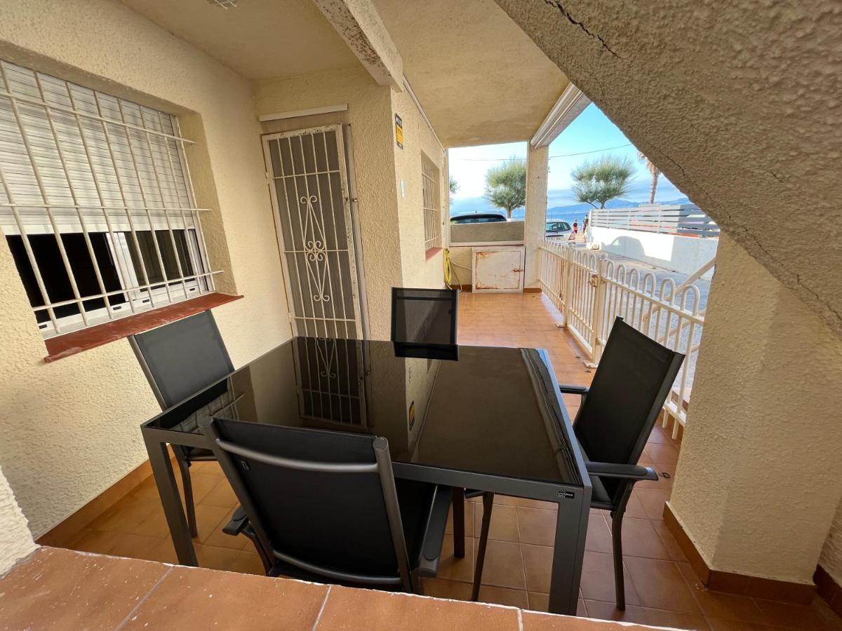 Apartamento En La Playa. Free Parking. Free Wifi L'Escala Exterior photo